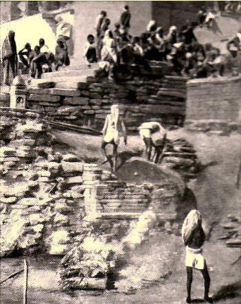 Cremation a Benares.