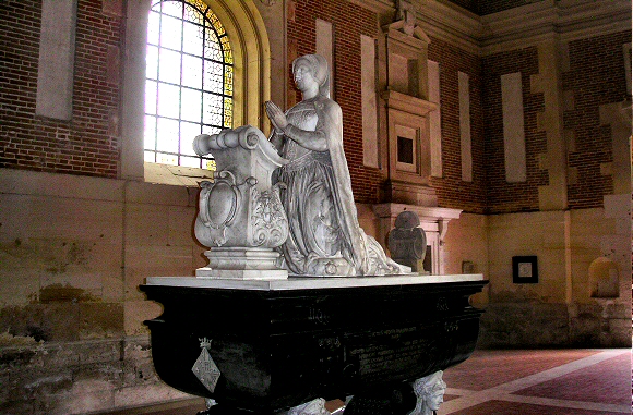 Tombeau de Diane de Poitiers.