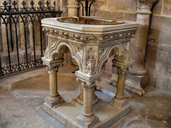 Fonts baptismaux (Auvers sur Oise).