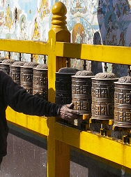 Bodhnath : moulins de pri�res.