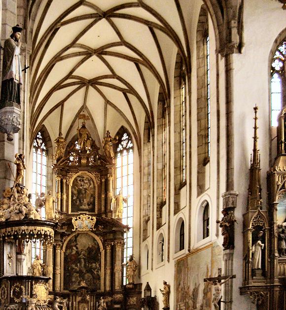Cesky Krumlov : nef d'une �glise.
