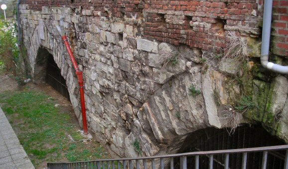Compi�gne : l'ancien pont Saint-Louis.