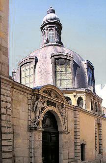 D�me de la confr�rie des chirurgiens, rue de l'Ecole de m�decine, � Paris (6e).
