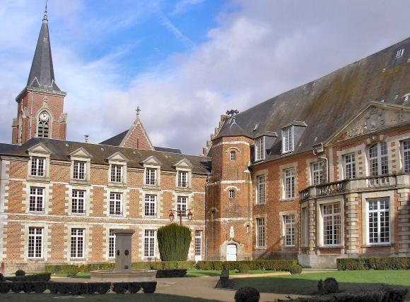 Cr-vecoeur-le-Grand : le ch�teau.