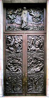 Porte de la Facult� de M�decine, rue des Saints-P�res, � Paris (6e).
