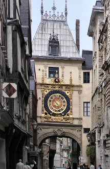 Rouen : la tour du Gros-Horloge.