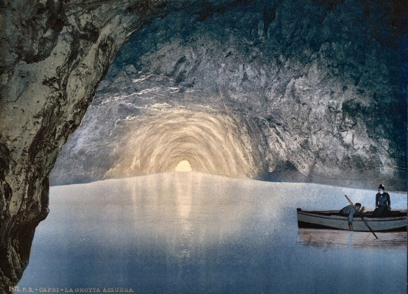 Grotte d'Azur (golfe de Naples).