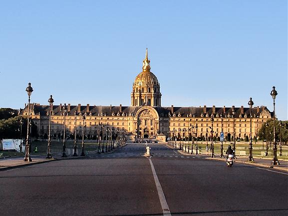 Esplanade des Invalides, � Paris.