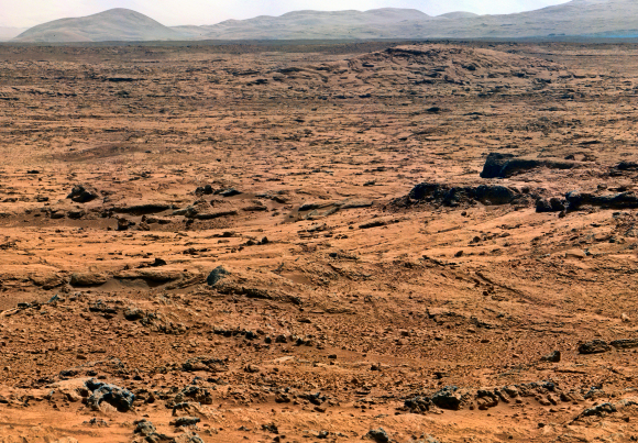 Mars : int�rieur du crat�re Gale photographi� par la sonde Curiosity.