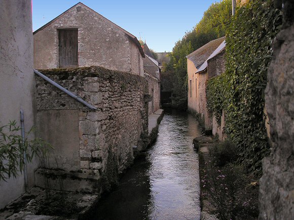 Canal, � Meung-sur-Loire.