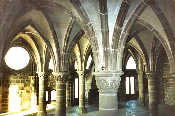 Mont Saint-Michel : la salle des Chevaliers.