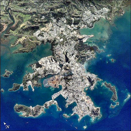 Nouvelle-Cal�donie : Noum�a depuis l'espace.