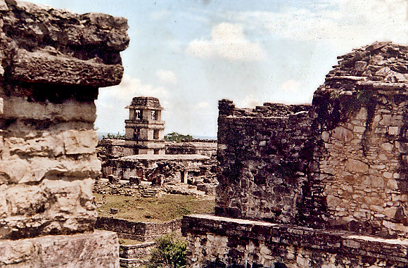 Le Palais et sa tour, a Palenque.