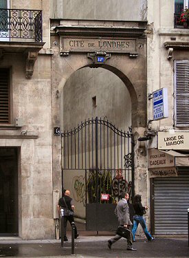 Paris : Entr�e de la Cit� de londres.