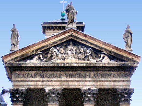 Paris : Fronton de l'�glise Notre Dame de Lorette.