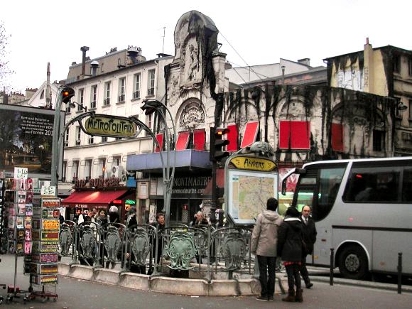 Paris : l'Elys�e-Montmartre, boulevard Rochechouart.