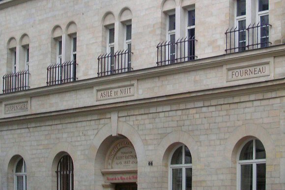 Paris : l'ancien asile de nuit de la rue Labat.