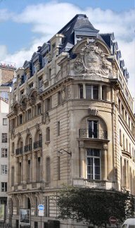 Paris : le 59, rue du Louvre.