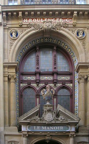 Paris : le 18 de la rue de Paradis.