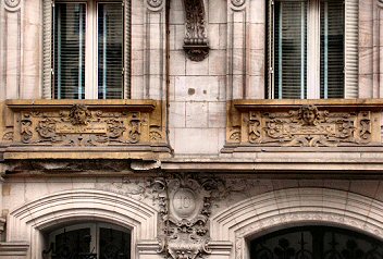 Paris : 10, rue de la P�pini�re.