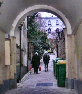 Paris : la Villa Poissonni�re.