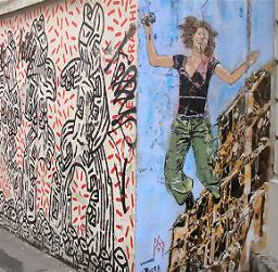 Rouen : ornementation , au dessus de la porte de la biblioth�que.