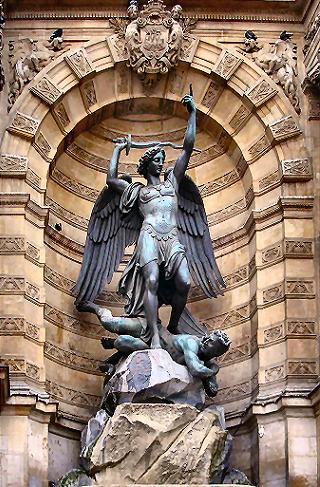 Paris : la Fontaine Saint-Michel.