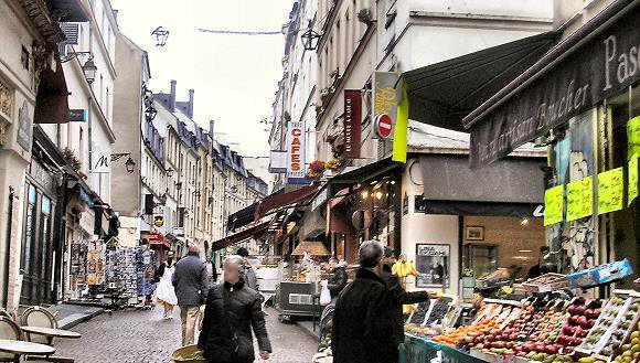 Paris : la rue Mouffetard.
