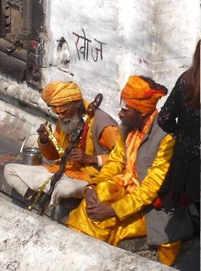 Katmandou : Saddhus de Pashupatinanth