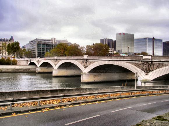 Pont d'Austerlitz, � Paris (Ve et XIIe arrondissements).