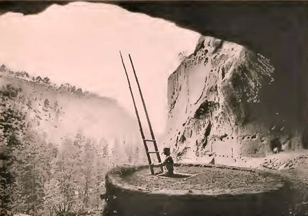 Kiva dans la grotte sacr�e de Rito de los Frijoles.