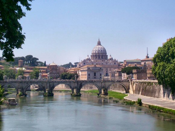 Rome : le Tibre et la cit� du Vatican.