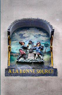 Paris : enseigne de la rue Mouffetard.