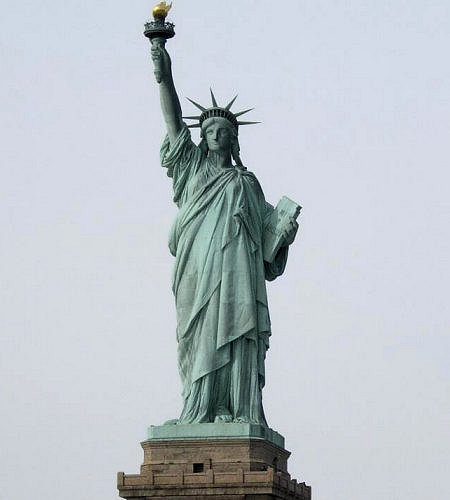Bartholdi : la statue de la Libert�, � New York.