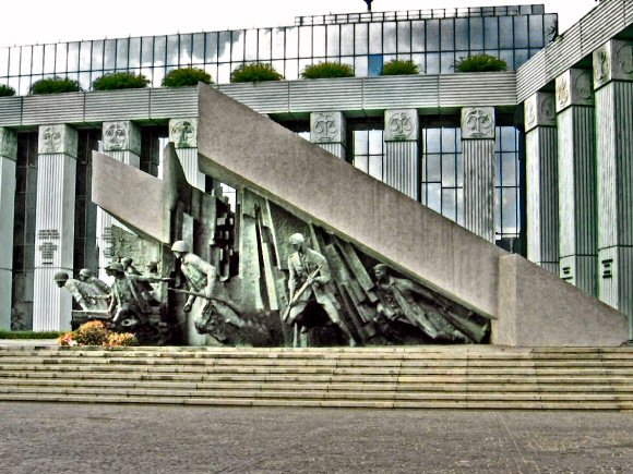 Varsovie : m�morial du soul�vement de 1944.