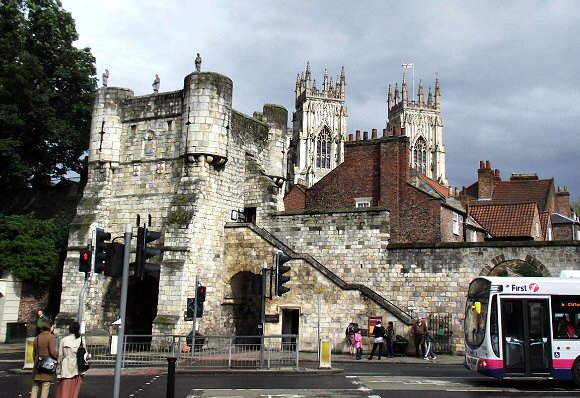 York : Bootham Bar.