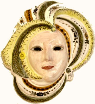 Masque en fa�ence.