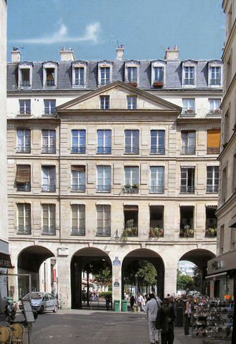 Arcades de la rue de la Ferronerie.
